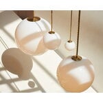 Michael Anastassiades Brass Architectural Collection riippuvalaisin 150, kiillotettu messinki, sisustuskuva