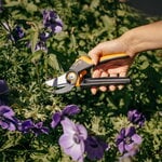 Fiskars X-Series pruner, bypass, M, P921, decoration image