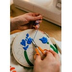 Fiskars Classic embroidery scissors, curved, 10 cm, decoration image