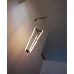 Michael Anastassiades Tube Chandelier riippuvalaisin, satiini messinki, sisustuskuva