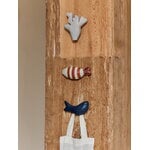 Ferm Living Harbour seinäkoukku, Fish Stripe, baked clay - light celedon, sisustuskuva
