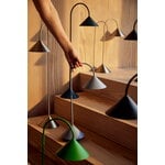 Frandsen Grasp lampe de table portable, 47 cm, gris sable, image décorative