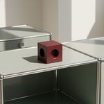 Avolt Square 2 USB-C wall socket extender, mulberry red, Avolt x Bauhaus-Archiv, decoration image