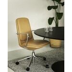 Normann Copenhagen Off chair with 5 wheels, armrests, alu. - brown leather Ultra