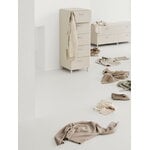 String Furniture Cassettiera Relief con gambe, alta, beige