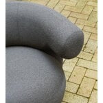 Normann Copenhagen Burra Outdoor nojatuoli, pyörivä palautusmekanismilla, Wander Wolf, sisustuskuva