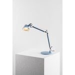 Artemide Tolomeo Micro bordslampa, ljusblå, dekorationsbild