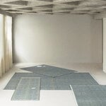 Normann Copenhagen Seam matto, 80 x 250 cm, sininen, sisustuskuva