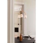 Nuura Lampada a sospensione Asteea 3, ottone satinato - vetro ondulato, immagine decorativa Nuura Lampada a sospensione Asteea 3, ottone satinato - vetro ondulato, immagine decorativa