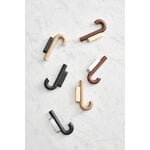 Gejst Hook koukku, mini, tammi - messinki, sisustuskuva