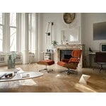 Vitra Eames Lounge Ottoman, cherry - Calma brandy 07, decoration image