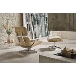 Vitra Eames Lounge Chair & Ottoman, new size, chestnut - Nubia cream/sand, decoration image