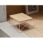 Vitra Table d'appoint Eames LTR, châtaignier - blanc, image décorative