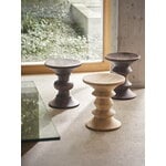 Vitra Hocker, Modell C, dunkles Nussbaum, dekorationsbild