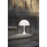 Louis Poulsen Panthella 250 Portable bordslampa, opalvit akryl