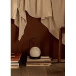 Audo Copenhagen Carrie lampe de table portable, Anniv. Ed., IP44, acier, noir - cuir, image décorative