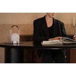 Audo Copenhagen Carrie lampe de table portable, Anniv. Ed., IP44, aluminium brossé - cuir, image décorative