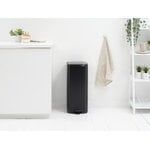 Brabantia Bo Pedal Bin 30 L, negro mate, imagen de decoración