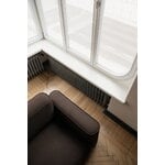 Massproductions Divano Patch 2,5 posti, pelle Ecriture 380 di Sahco, immagine decorativa