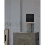 Serax Yucca °2 pöytävalaisin, harmaa - musta, sisustuskuva