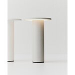 Fritz Hansen Solae portable lamp, white, decoration image