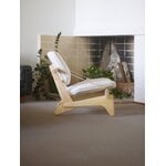 Fasetti Jumbo lounge chair, oiled pine - Makalu natural white, decoration image