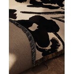 Ferm Living Cilla seinävaate/viltti, 120 x 170 cm, off-white - dark grape, sisustuskuva