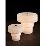 Ferm Living Ripple lampada da tavolo portatile, bianco, vista 6