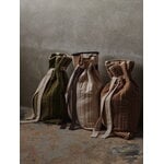 Ferm Living Vari gesteppter Sack, 50 x 70 cm, Samt, Khaki, dekorationsbild
