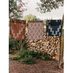 Ferm Living Canovaccio Ikat, blu nebbia - terracotta, immagine decorativa