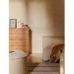 Ferm Living Kuben lipasto 1x4, lakattu luonnonvärinen tammiviilu, sisustuskuva
