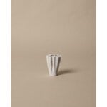 Ferm Living Dedali maljakko, pieni, luonnonvalkoinen, sisustuskuva