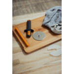 Fiskars Functional Form pizza wheel, view 9