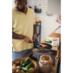 Fiskars Functional Form flipping spatula, decoration image