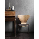 Fritz Hansen Series 7 chair seat cushion, walnut leather, decoration image