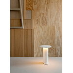 Fritz Hansen Solae portable lamp, white, decoration image