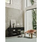 GUBI Gräshoppa table lamp, brass - canvas, decoration image