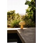 GUBI Obello lámpara de mesa portátil, amarillo suave, imagen de decoración
