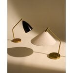 GUBI Gräshoppa table lamp, brass - canvas, decoration image