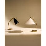 GUBI Gräshoppa table lamp, brass - canvas, decoration image