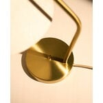 GUBI Gräshoppa table lamp, brass - canvas, decoration image