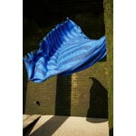 Tom Dixon Band viltti, 160 x 200 cm, sininen - musta, sisustuskuva