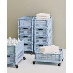 HAY Colour Crate kori, L, kierrätysmuovi, soft blue, sisustuskuva