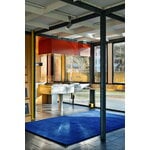 LAYERED Solid wool rug, blue foncé, decoration image
