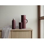 Stelton EM77 vacuum jug, 1 L, berry, decoration image