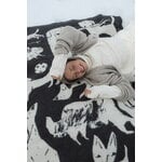 Lapuan Kankurit Koirapuisto blanket, 130 x 180 cm, dark grey - white, decoration image