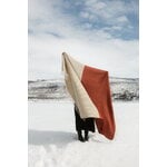 Lapuan Kankurit Naapuri blanket, 135 x 180 cm, beige - cinnamon, decoration image