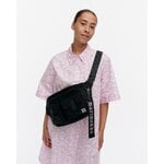 Marimekko Sling Bag Solid olkalaukku, M, musta, sisustuskuva