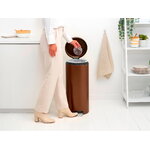 Brabantia newIcon poljinroska-astia, 30 L, warm bronze, sisustuskuva