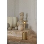 Nuura Blossi Mini ladattava pöytävalaisin, Nordic gold - kirkas, sisustuskuva